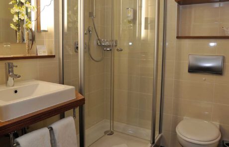 NordWest-Hotel Bad Zwischenahn Zimmer Comfort-Zimmer Balkon-Terasse Bad